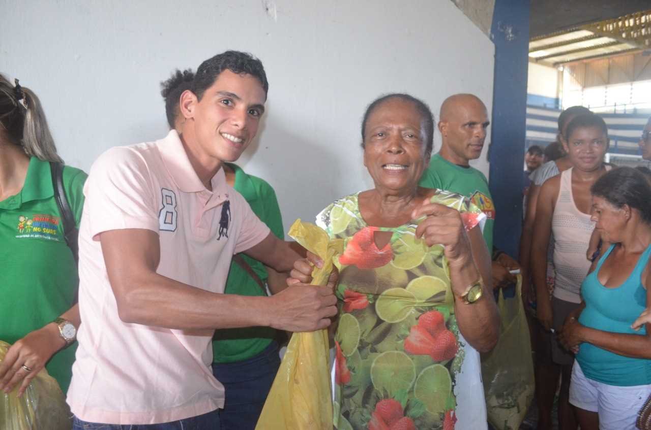 Camacã: Prefeitura faz entrega de quase 20 mil kg de  peixe a população carente e garante a alimentação da Semana Santa
